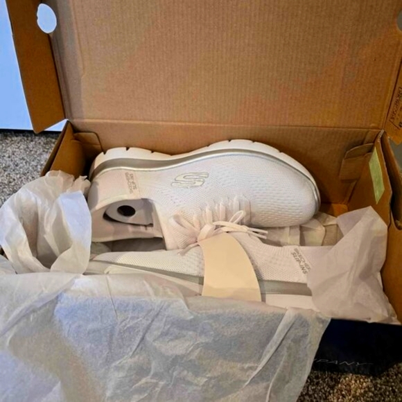 Skechers Slip-ins White Sneakers Size 7 - Picture 6 of 10